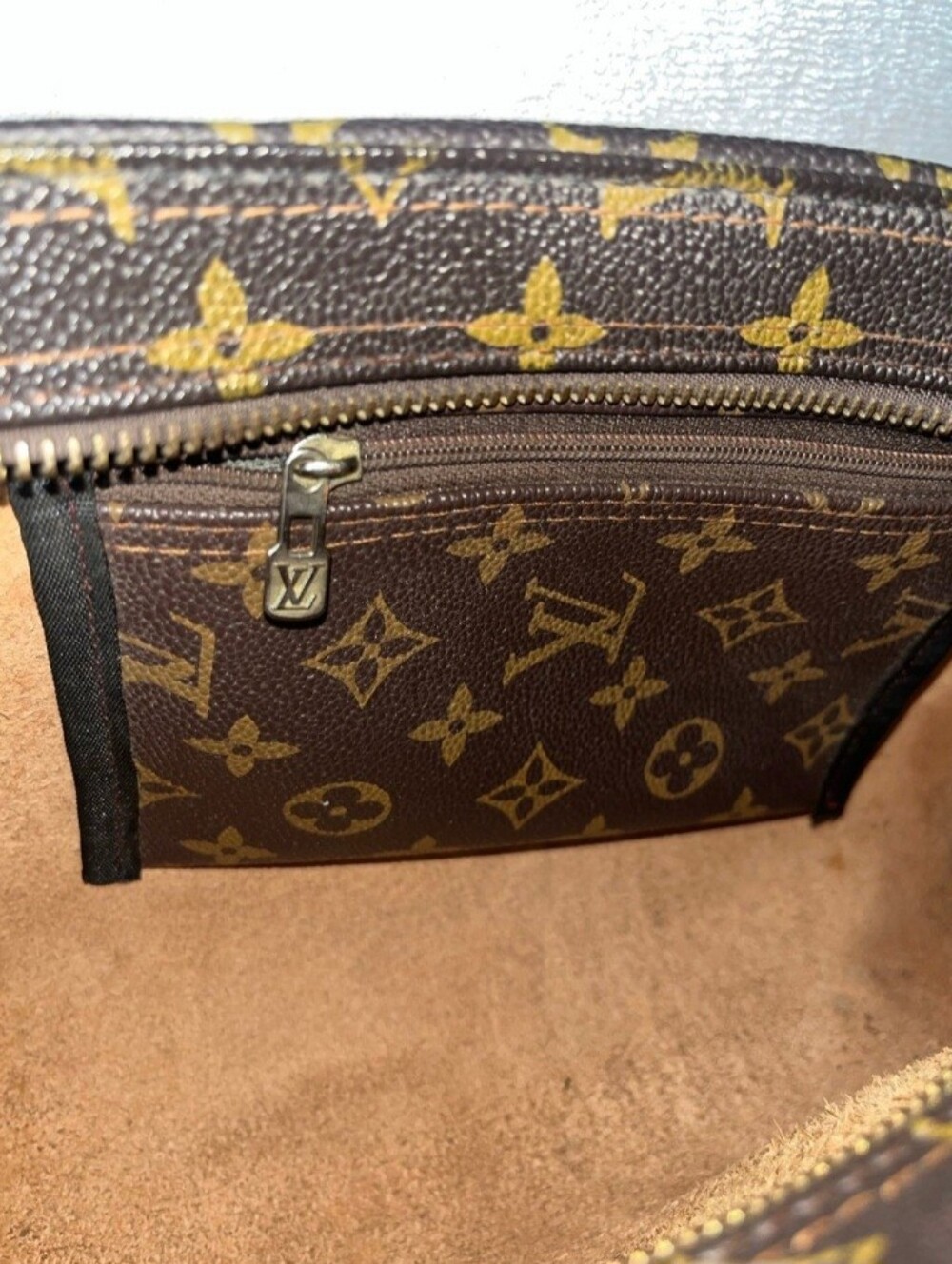LV VINTAGE HAND BAG. 60's or 70's ? - Picture 9 of 13